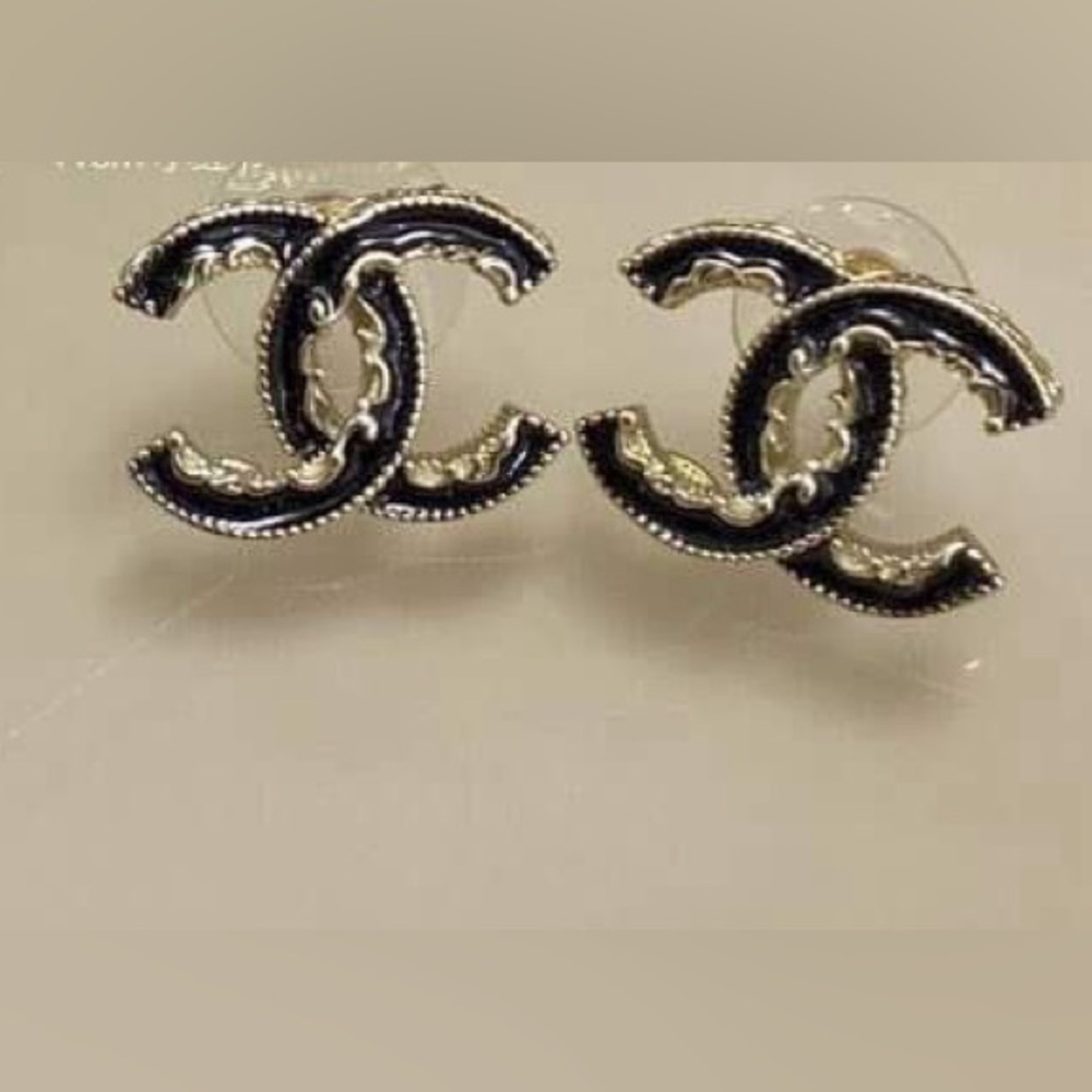 CHANEL cc black enamel pierced earrings • CC • like new!